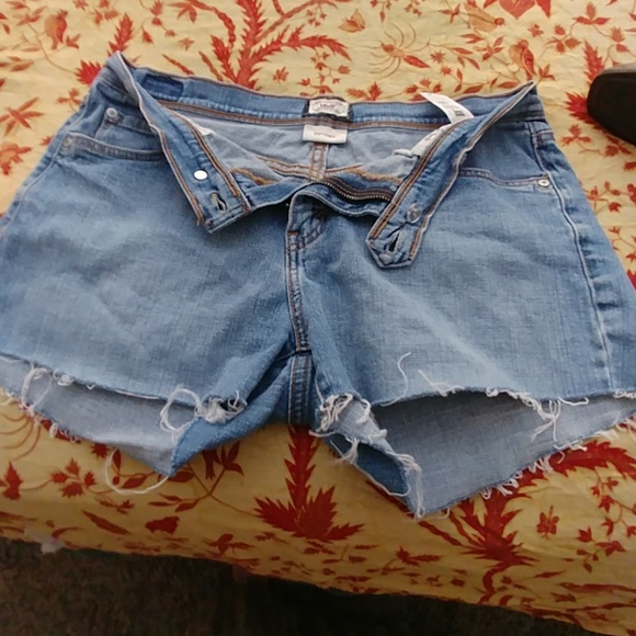 Cut off Levis - Picture 6 of 8